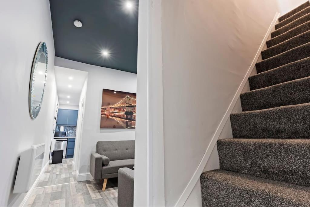 Bella'S House 12Mins Bus To Motor Point Arena Free Street Parking Villa Nottingham Exterior foto